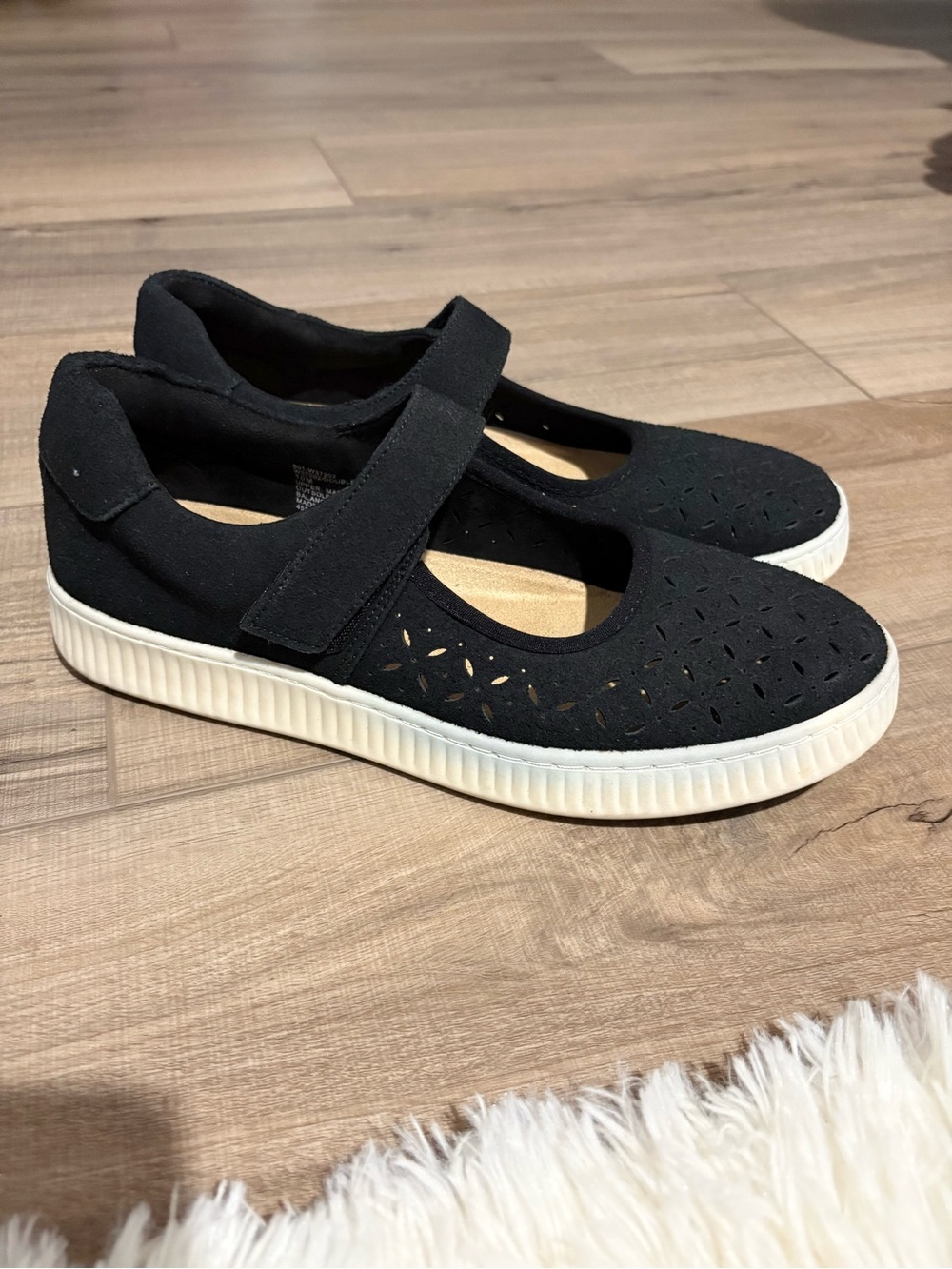 Cliffs by White Mountain Double Mary Jane Sneaker Black size 10